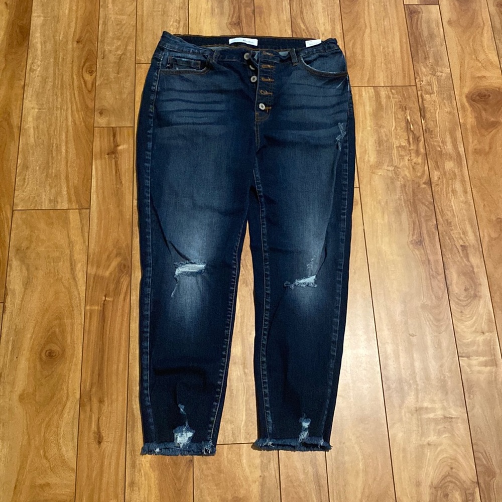 Woman’s like new KanCan jeans